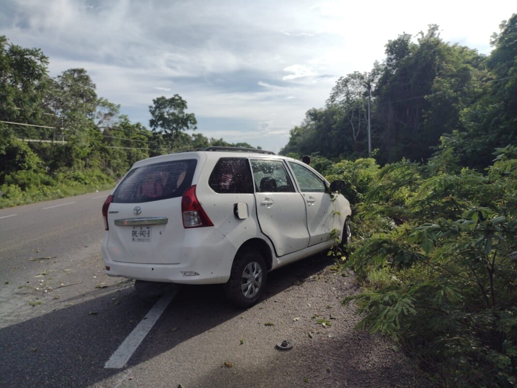 Mujer pierde la vida en accidente carretero en Felipe Carrillo Puerto; al parecer un “pestañazo” fue lo que provocó la tragedia.