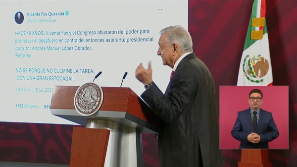Fox vuelve a tropezar con su lengua, admite que abusó del poder