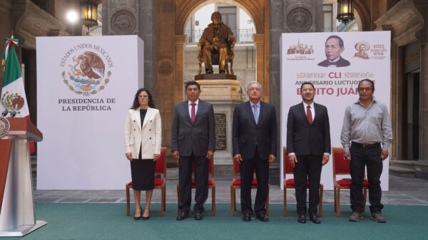 Conmemoran 151 aniversario luctuoso de Benito Juárez