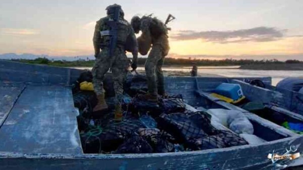 Asegura la Marina tres embarcaciones con más de 2 toneladas de cocaína en Acapulco.