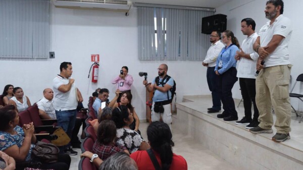 Realiza gobierno de Ana Paty Peralta primer encuentro con comités vecinales y Aguakan