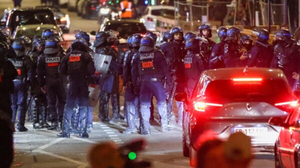 Disturbios en Francia dejan 719 detenidos y 871 incendios.