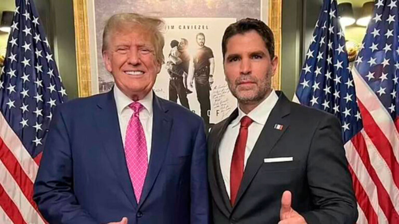 Donald Trump felicita a Eduardo Verástegui por la película Sound of Freedom y lo llama "presidente"