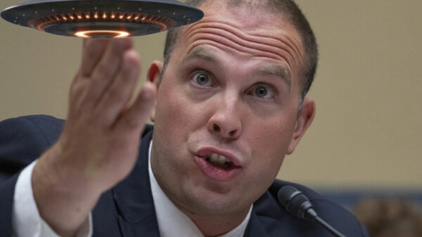 Oculta EU programa sobre Ovnis, acusa exmilitar