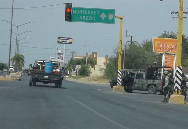 Marinos repelen ataques armados y abaten a 10 delincuentes en Tamaulipas; los elementos de la Semar aseguraron armamento y equipo táctico.
