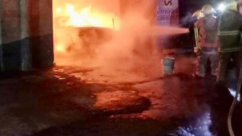 Deja al menos 8 muertos un incendio en la Central de Abasto de Toluca
