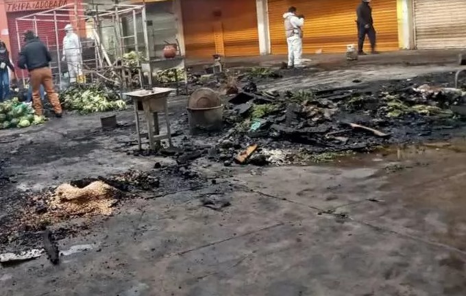 Deja al menos 8 muertos un incendio en la Central de Abasto de Toluca; de acuerdo con información oficial, el siniestro fue en la madrugada en la nave H.