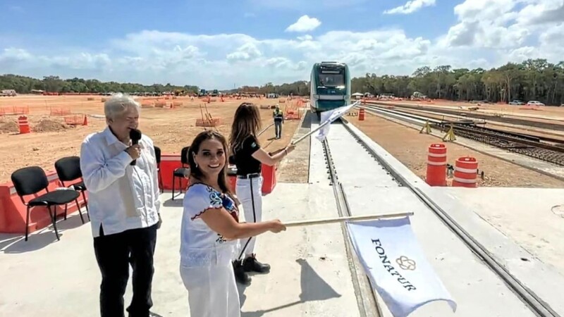 Junto con el Presidente de México, Mara Lezama da banderazo para recibir vagón del Tren Maya