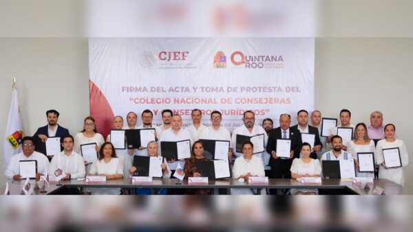 Mara Lezama toma de protesta al Colegio Nacional de Consejeras y Consejeros Jurídicos