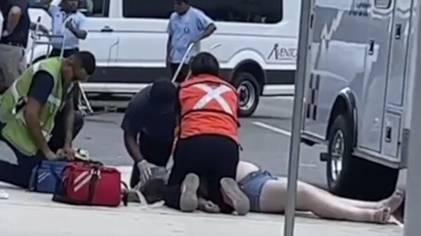 Turista pierde la vida en la terminal 3 del aeropuerto