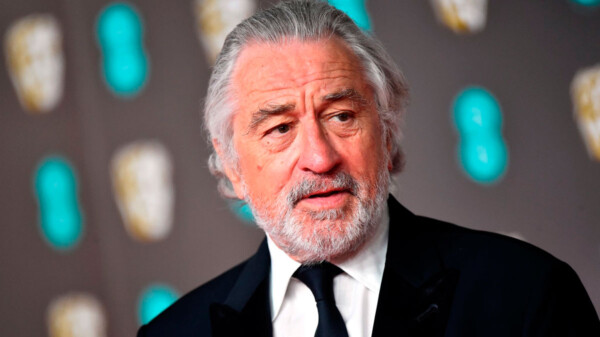 Novia de Robert De Niro sufre de parálisis de Bell