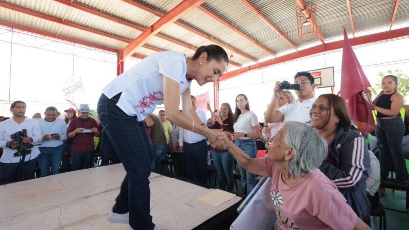 Ironiza Sheinbaum con cargos dentro del Frente Amplio