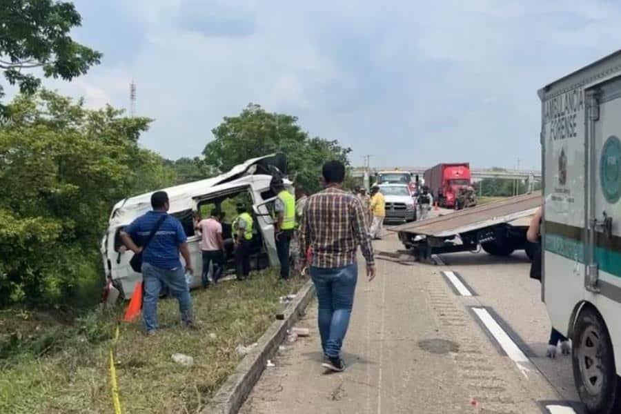 Tragedia de inmigrantes en Tabasco; fallecen cinco en un accidente carretero; el vehículo en el que viajaban se salió de la carretera y chocó