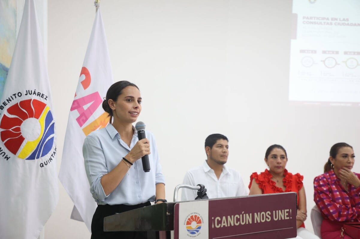 La mejor manera de gobernar es escuchar, sumar y trabajar unidos: Ana Paty Peralta; La presidenta municipal constató los trabajos para actualizar el PMD 2021-2024.
