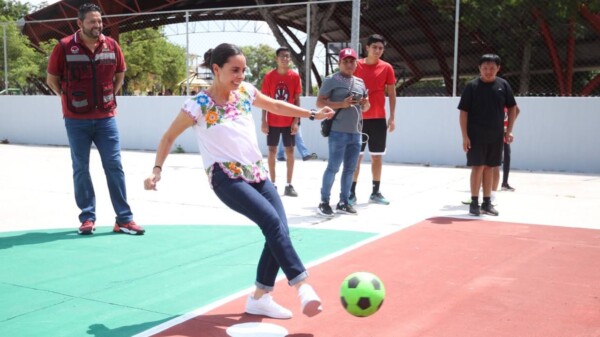 Rehabilitamos nuestros espacios deportivos para los cancunenses: Ana Paty Peralta