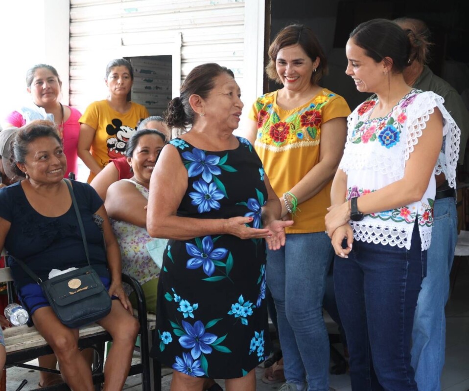 Ana Paty Peralta escucha y atiende a vecinos de la Supermanzana 219 de Cancún; recibe la presidenta municipal de forma directa sus denuncias.