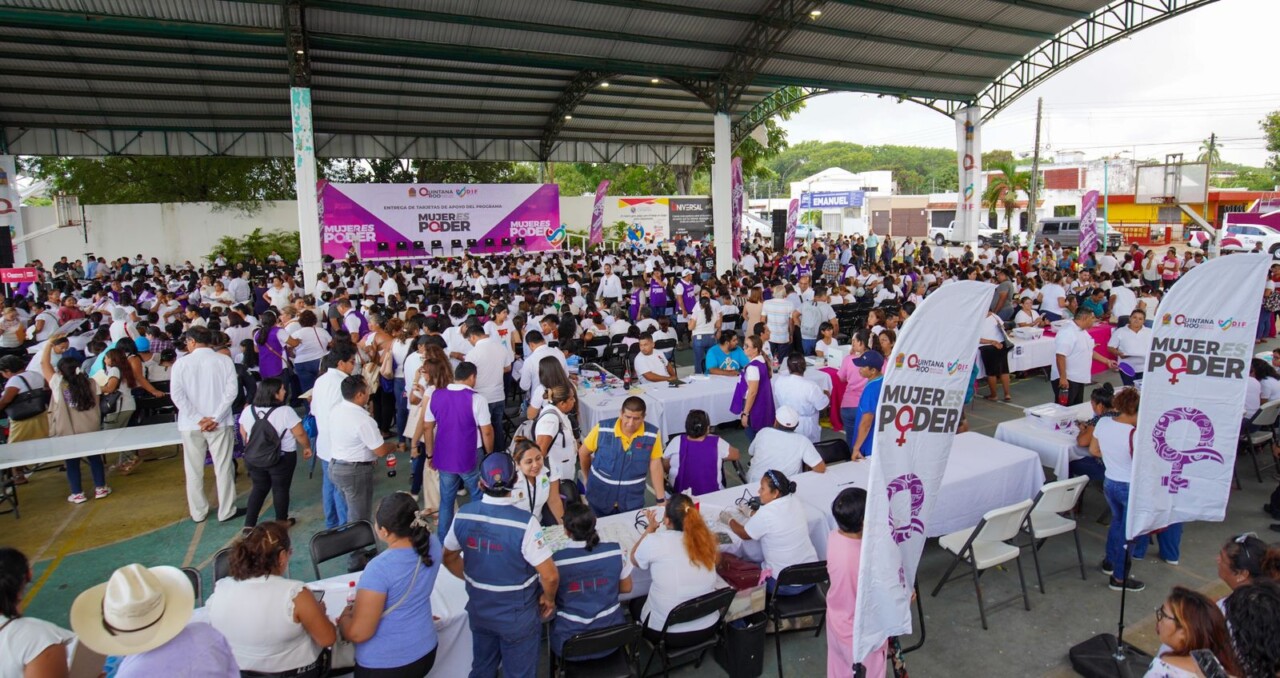 Mara Lezama empodera a más mujeres en el sur de Quintana Roo; desde el viernes al domingo se entregaron 6 mil 758 mil tarjetas de Mujer es Poder.