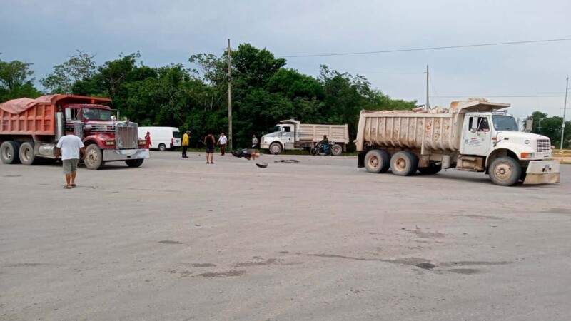 Volquetero atropella y mata a motociclista en Cancún