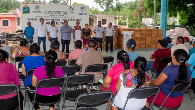 Gobierno de Diego Castañón fortalece a familias apicultoras con insumos y equipos