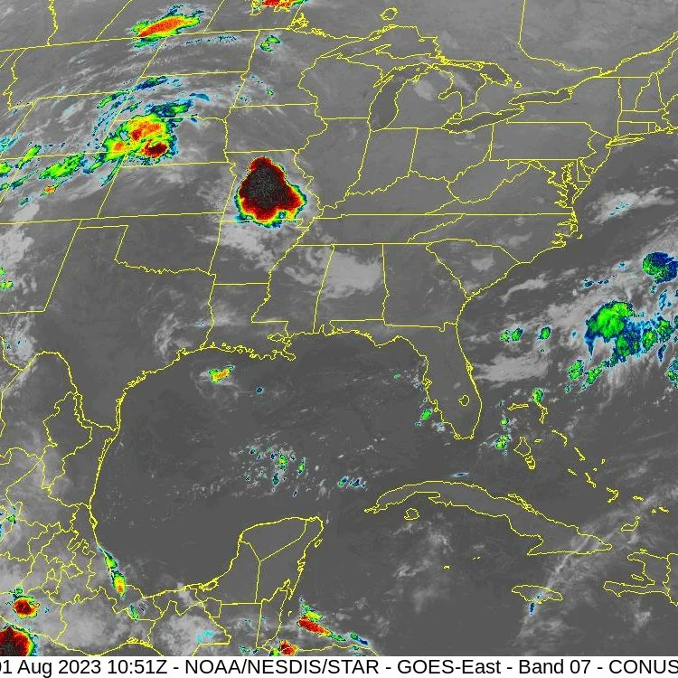 Pronóstico del clima para hoy martes 1 de agosto 2023 en Quintana Roo; cielo medio nublado a nublado la mayor parte del día, con chubascos en el estado.
