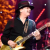 Carlos Santana se disculpa por comentario transfóbico