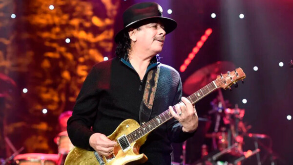 Carlos Santana se disculpa por comentario transfóbico