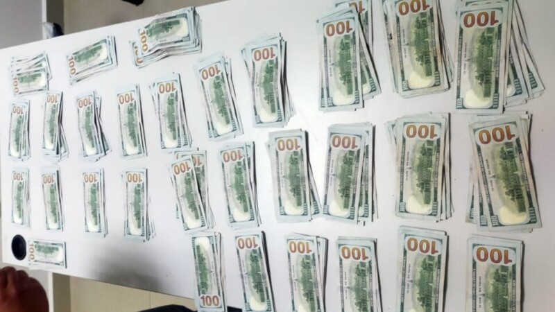 Turista extranjero pretendía ingresar a Cancún  con 32,400 dólares sin declarar