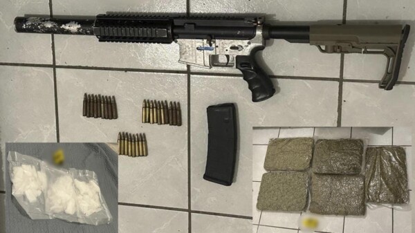 Incautan arma y drogas durante cateo en Cancún