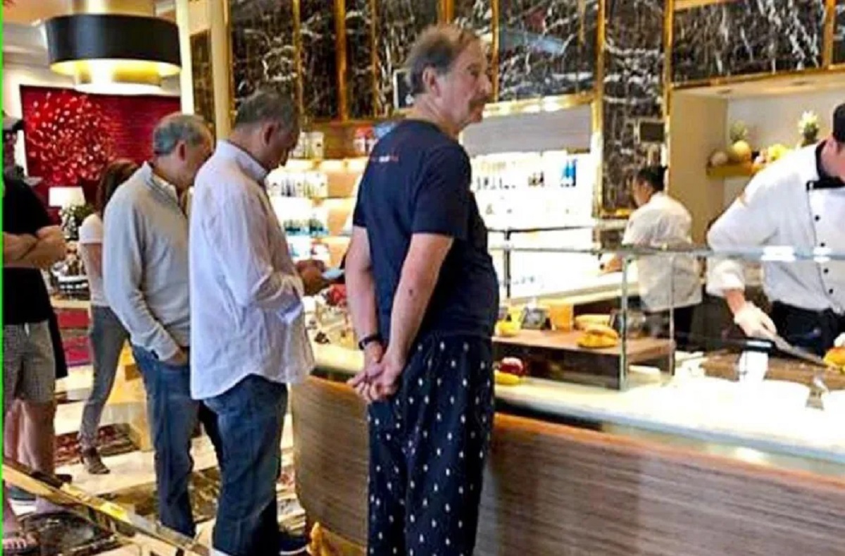 Preocupante deterioro mental de un obnubilado expresidente que sus familiares no quieren o no pueden poner freno.