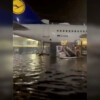 Tormenta inunda aeropuerto de Frankfurt en Alemania