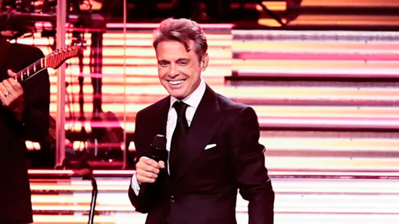 Luis Miguel extiende su gira y anuncia 50 nuevas fechas