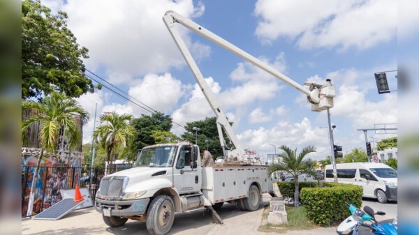 Mejoran Luminarias de la avenida principal en Tulum
