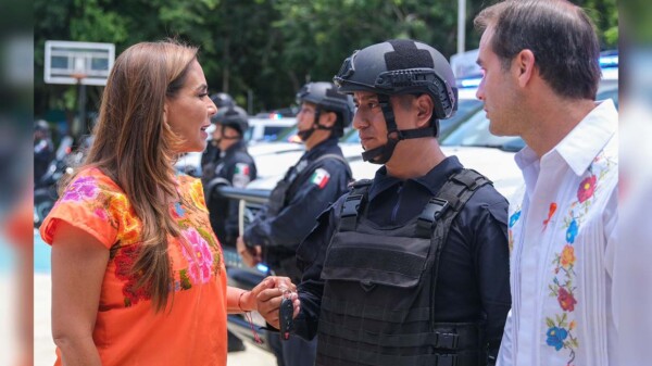 Mara Lezama entrega patrullas a Tulum para fortalecer la seguridad