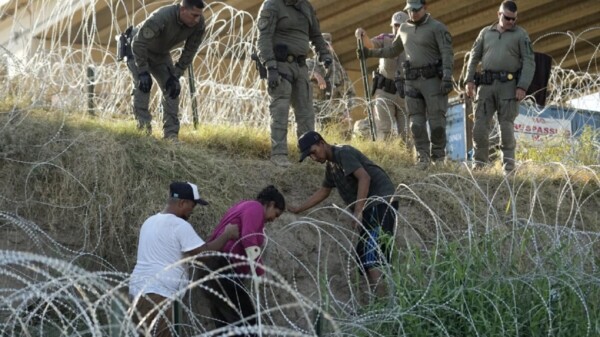 Retirarán 1,100 soldados de la frontera México-EU