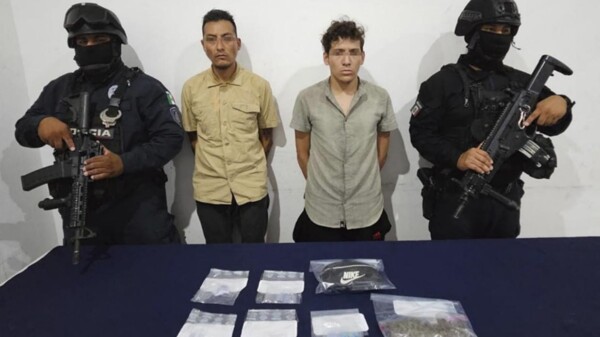 Atrapan a dos presuntos narcomenudistas en Tulum