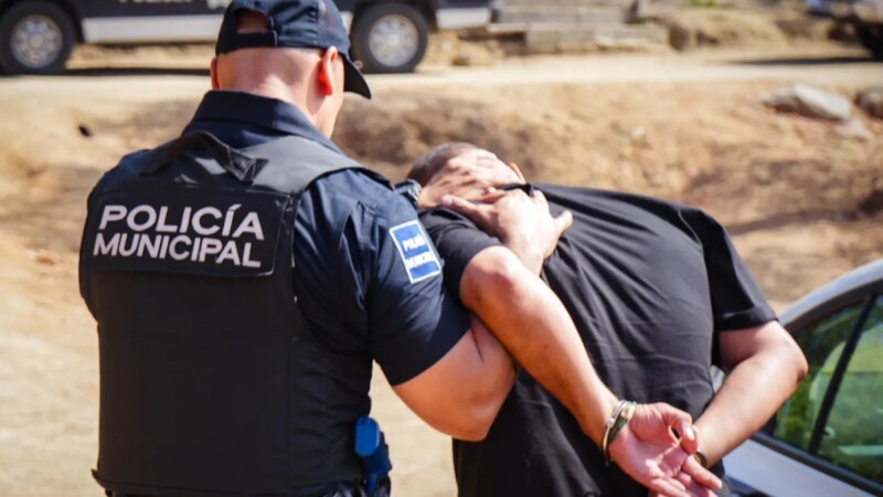 En Tijuana detienen a tres sujetos por matar a balazos a un perro