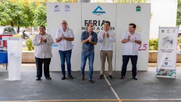 Diego Castañón inaugura arranque de la Feria “Regreso a Clases”