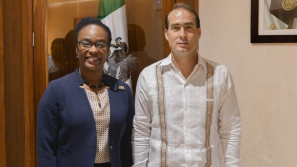 Histórico encuentro entre Diego Castañón y cónsul de EU Dorothy Ngutter