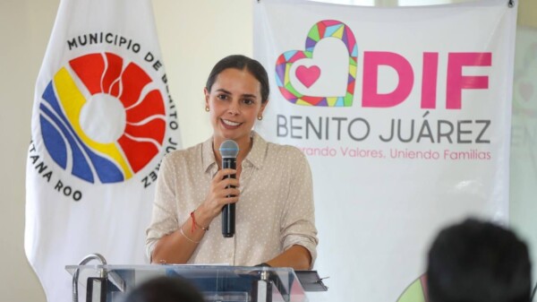 Fortalece Ana Paty Peralta desarrollo de las familias con cursos y talleres del DIF