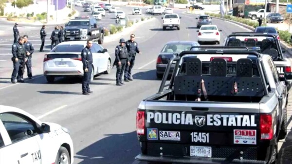 Comando armado "levanta" a hermanos en Sonora