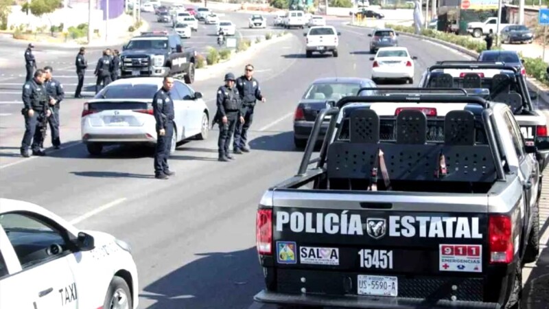 Comando armado "levanta" a hermanos en Sonora