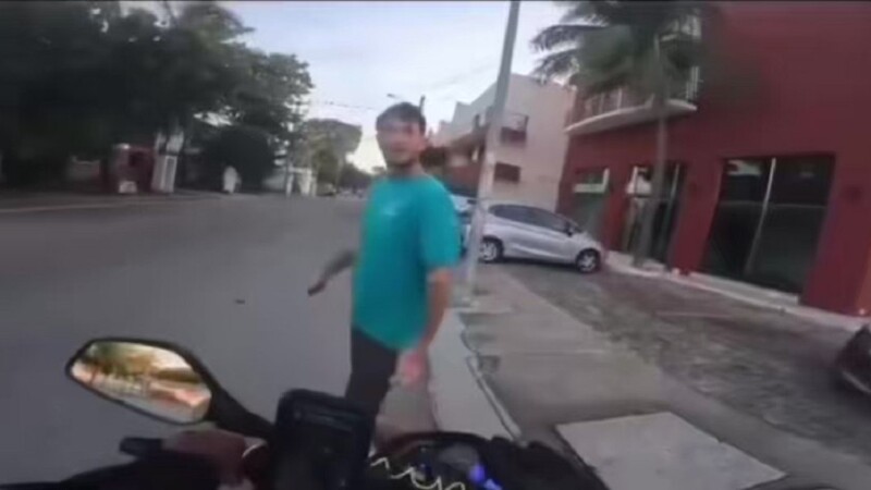 Captan en video agresión a repartidor de Rappi en Playa del Carmen