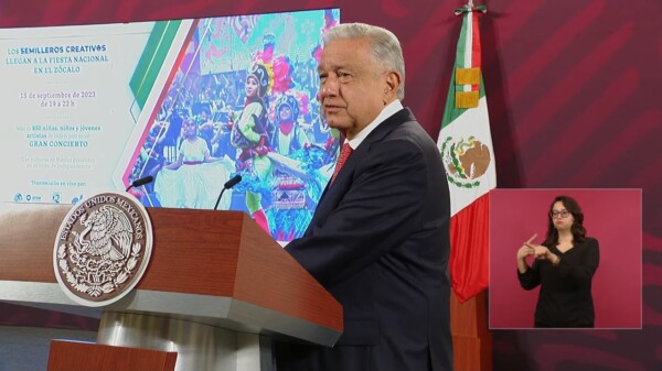 AMLO: Último informe sería en un pueblo o en el Zócalo