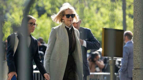 Trump es responsable de difamar a escritora: Juez