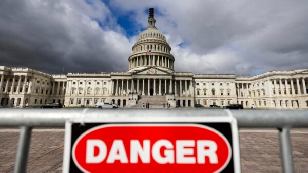 Amenaza un cierre de gobierno a EU