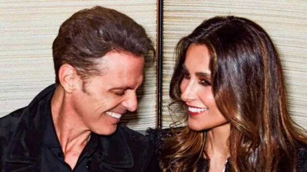 Luis Miguel habría regalado 500 rosas rojas a Paloma Cuevas por su cumpleaños