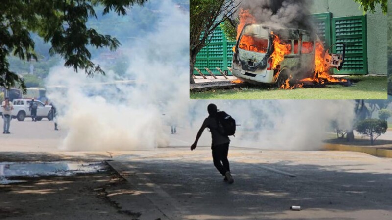 Reprimen militares protesta de padres de normalistas en Guerrero