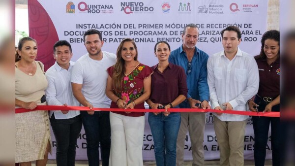 Otorga Mara Lezama certeza jurídica a familias de Benito Juárez con entrega de títulos de propiedad