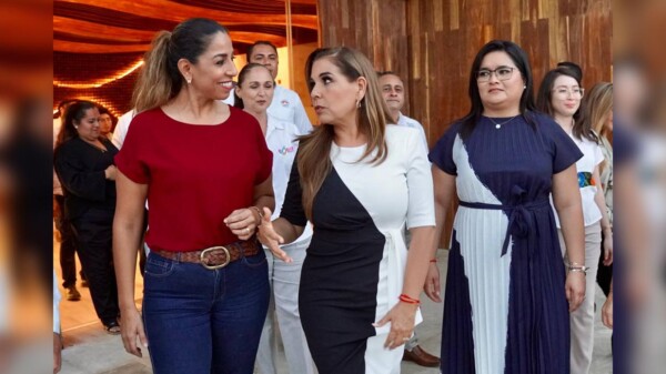 Acompaña Marybel Villegas a la Gobernadora Mara Lezama en 27 Aniversario del Cecyte en Quintana Roo