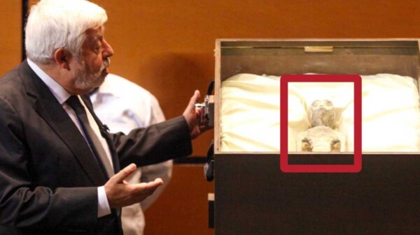 Van a la Cámara de Diputados Maussan y sus extraterrestres